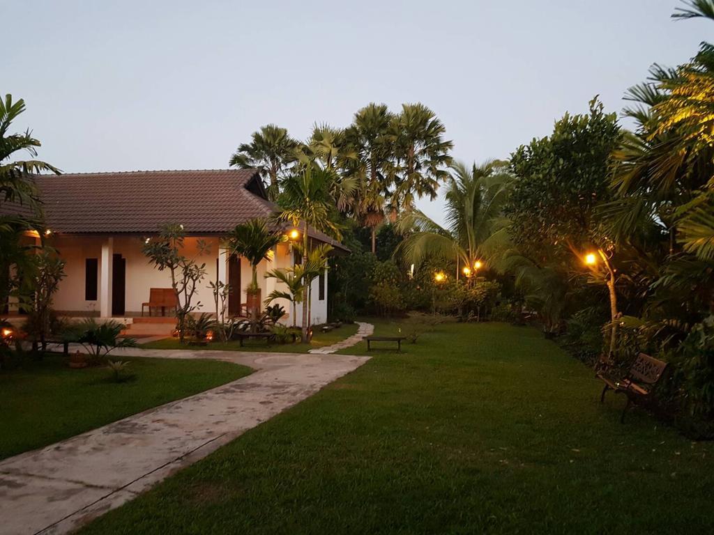 Villa Thakhek Exterior foto